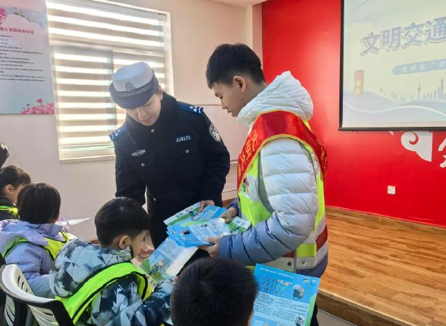 学校引导学生们参加寒假生长举动将体育劳作阅读设为必选内容 学校引导学生们参加寒假生长举动将体育劳作阅读设为必选内容